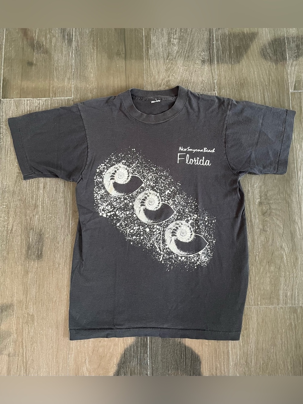 Vintage 80s Single Stitch Florida Shell Graphic Tee - Black